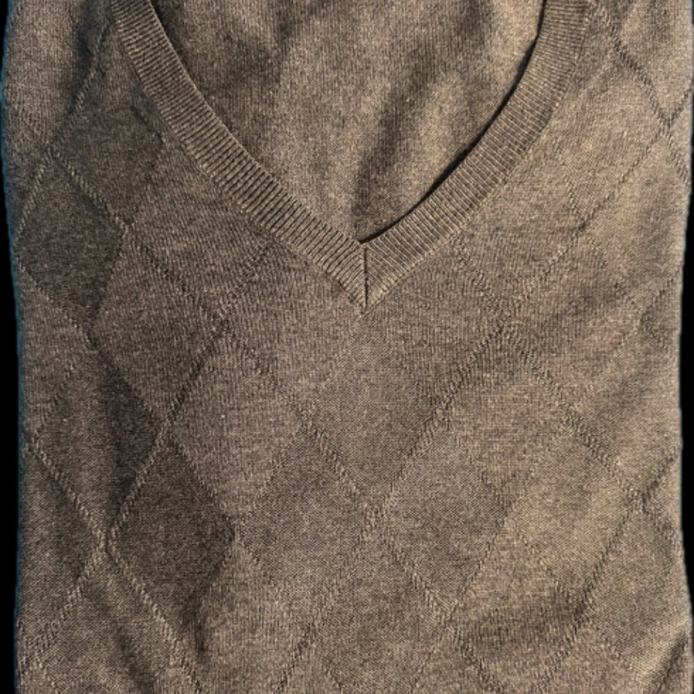 Banana Republic Men's XL V Neck  in Dark Grey w Argyle Front Panel & Solid Back